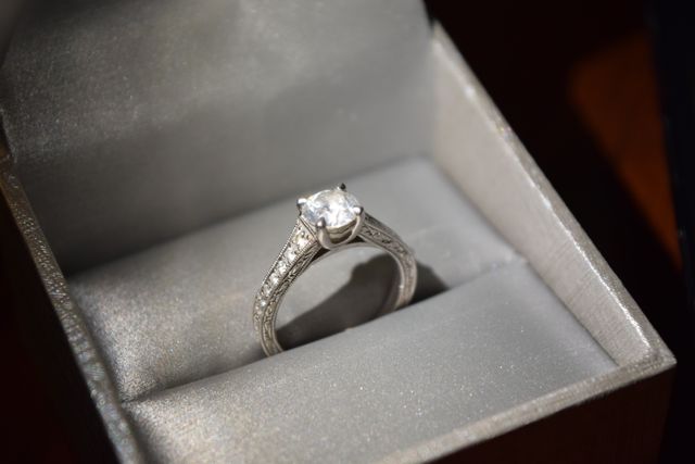 サイドに模様が彫られていて、そこが一番のお気に入りです。