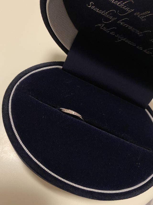 貴重といわれるピンクダイヤモンドが入った指輪を購入しました！