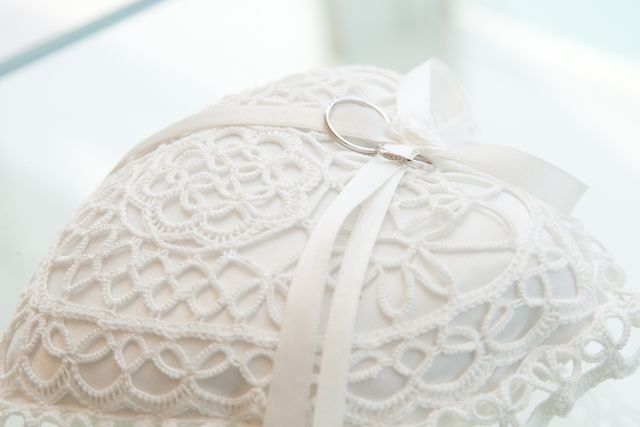 リングピローに乗せて