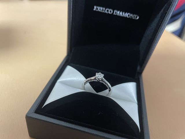 購入した婚約指輪です