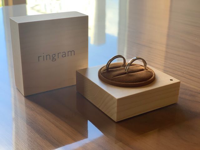 リング内側の文字や石入れデザイン全て綺麗に仕上げて頂きました