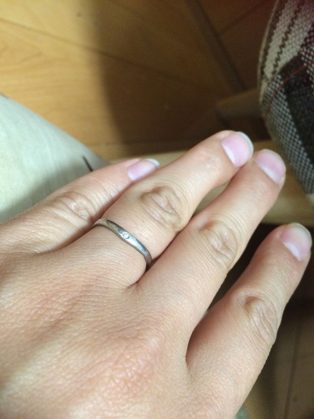 シンプルで仕事中に着けても目立ちません