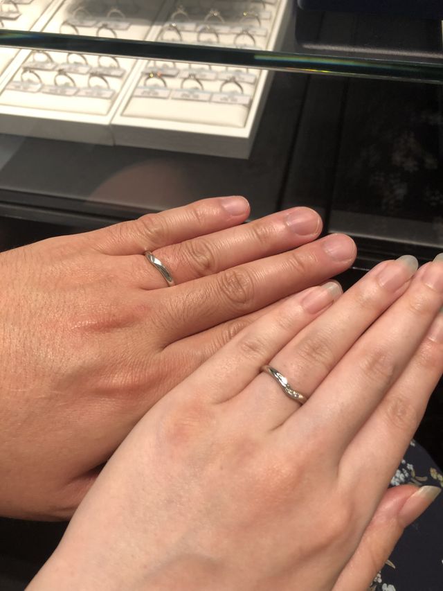 指輪選びの時に撮りました。2人で意見が一致したデザイン。