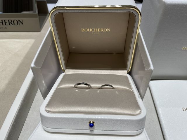 婚約指輪を受け取った時の写真です。