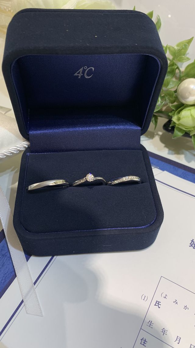 少し幅広の結婚指輪