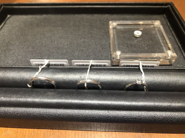 エンゲージリングとマリッジリングを購入しました。