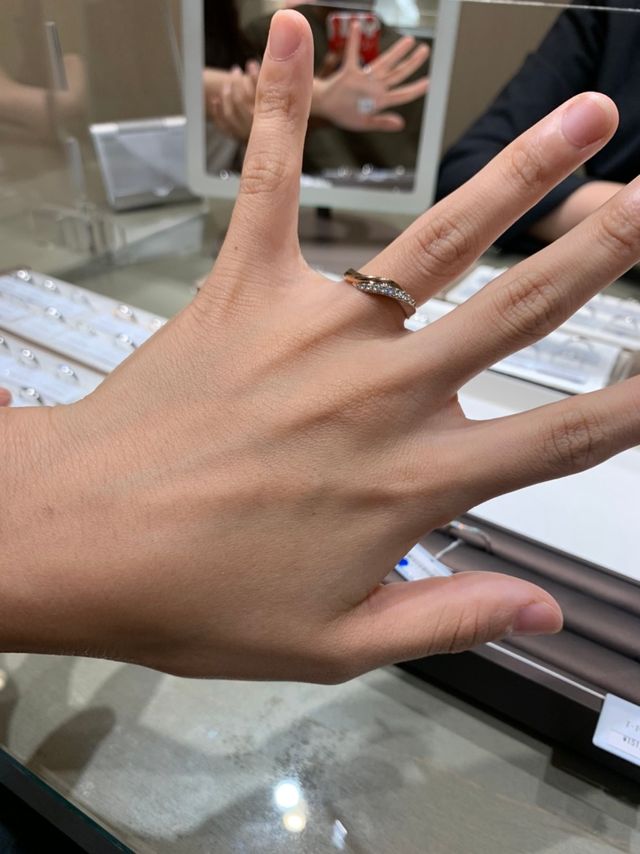 太くてダイヤの数も多い