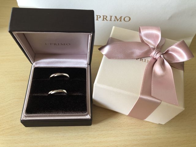 購入後すぐ自宅にて撮影
箱のリボンを取る前に撮りたかったため