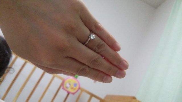 ティファニー 3カラットダイヤ。シンプルで綺麗な指輪★