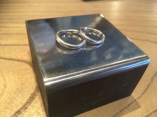 幅2.0mm
プラチナ
ヘアライン加工
U型
鍛造製法