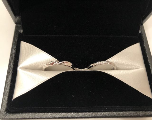 ペアのように見えるデザイン