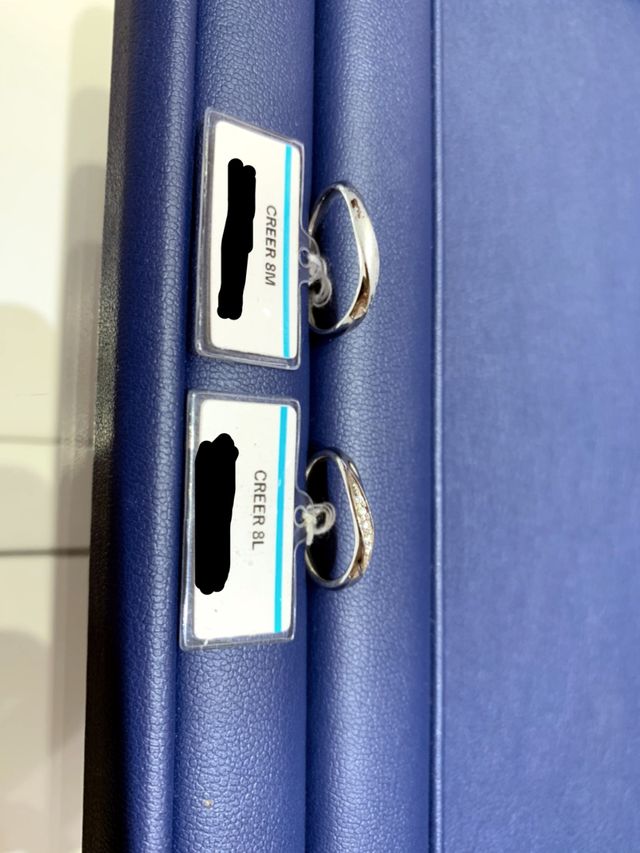 メンズの方には、マット加工のイメージをしていただきました。