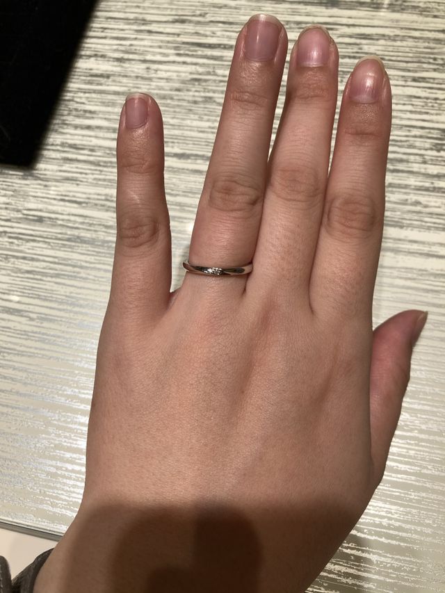 プラチナのほりと磨きが綺麗で、全体的にキラキラして見えます。