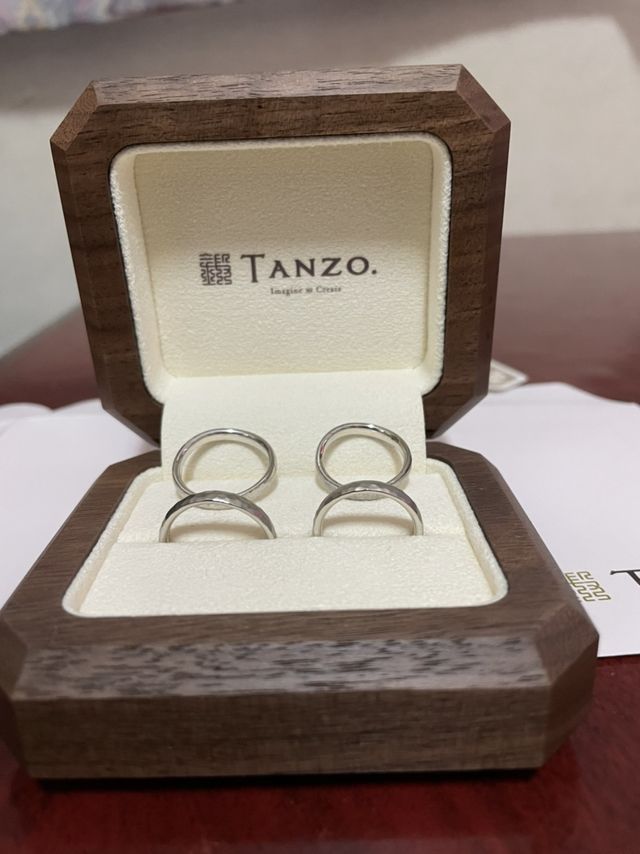 上:婚約指輪
下:結婚指輪
