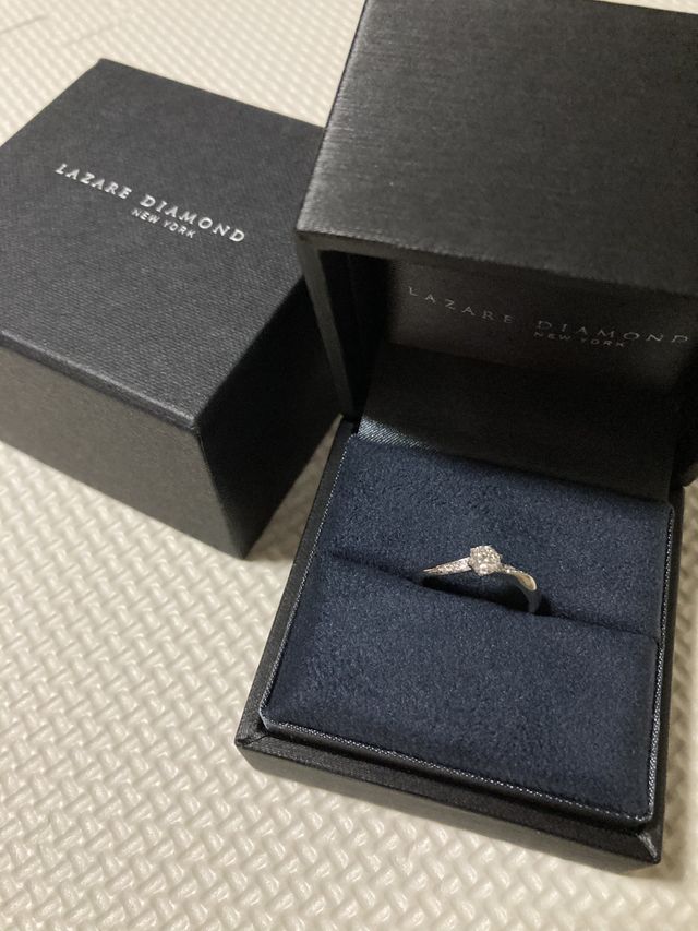 贈ってもらった婚約指輪です