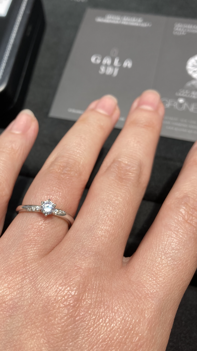 ダイヤはジルコニア、リングはシルバーの試着用です