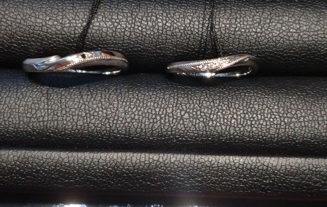 ボヌールにメンズリングはつや消し加工を足す予定です。