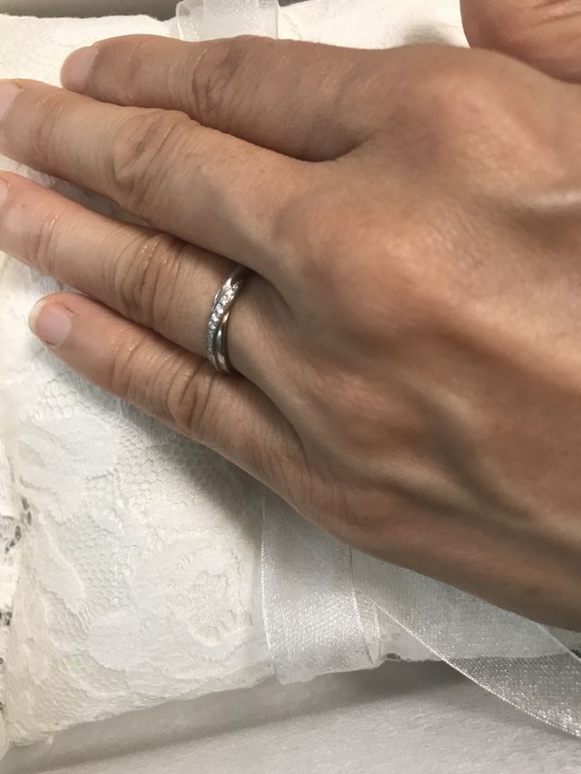 いただいたリングピローの上で撮りました♡