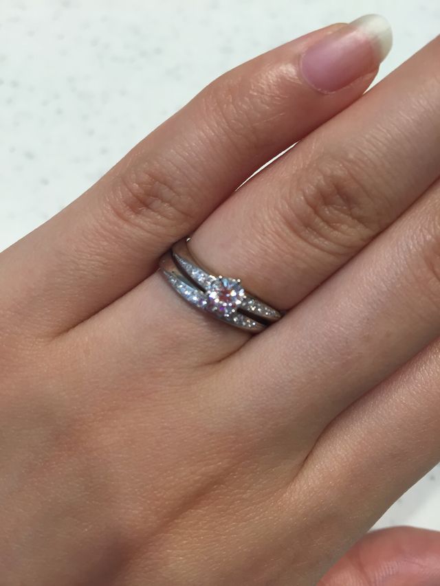 婚約&結婚指輪。婚約指輪のカラットは0.26カラットです。。
