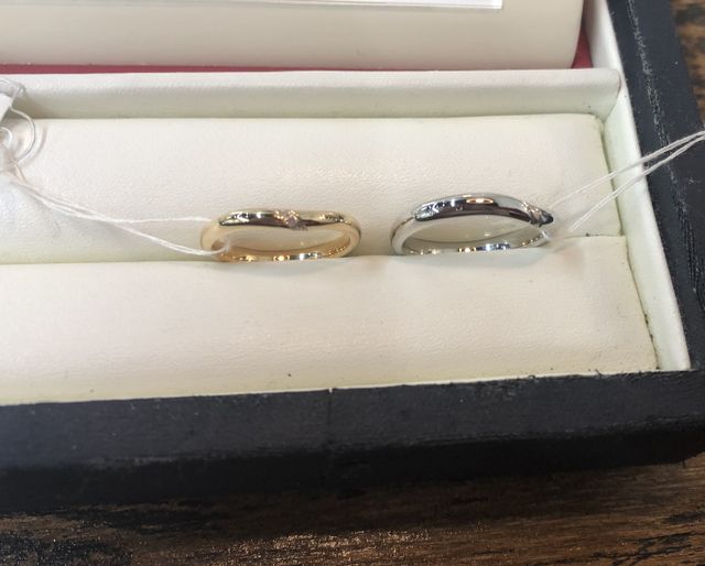 共にプラチナ950にし、
さらにメレダイヤは2石追加です。