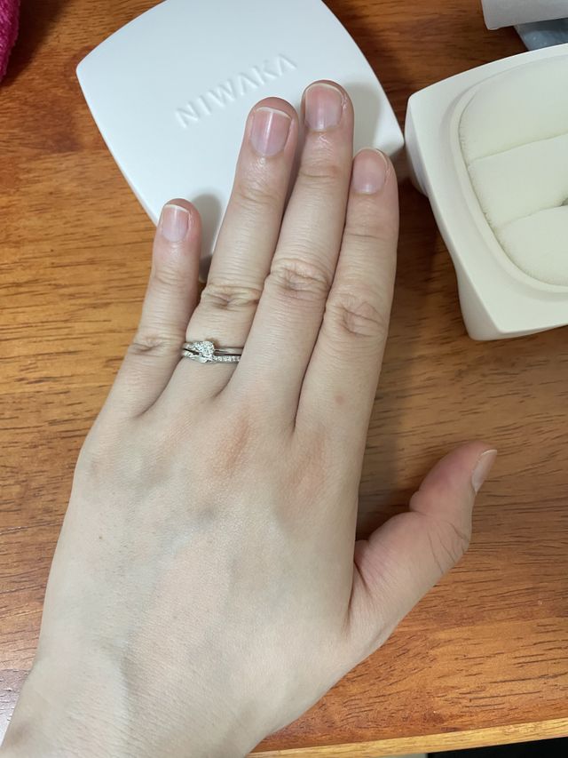 婚約指輪と結婚指輪の重ね着用