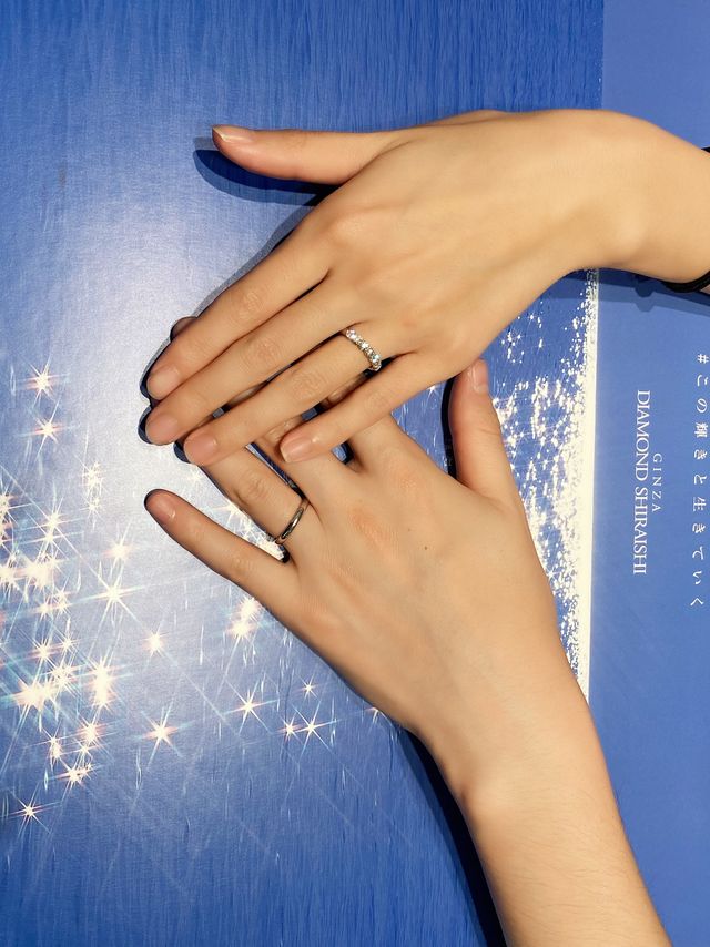 旦那と手が同じ大きさです&hellip;