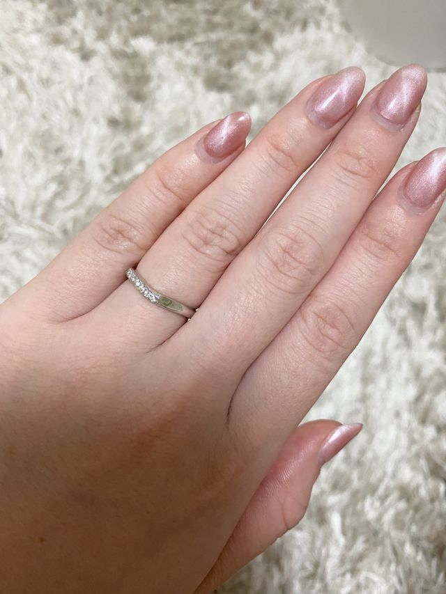 ゆるいV字タイプです