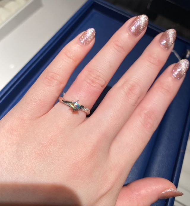 実際のダイヤモンドを乗せていただいた時の写真です