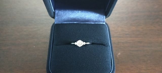 婚約指輪です。