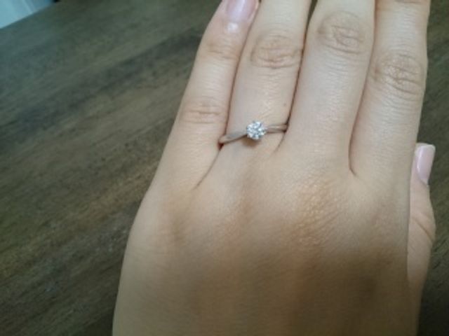 指が綺麗に見えるシンプルなデザイン