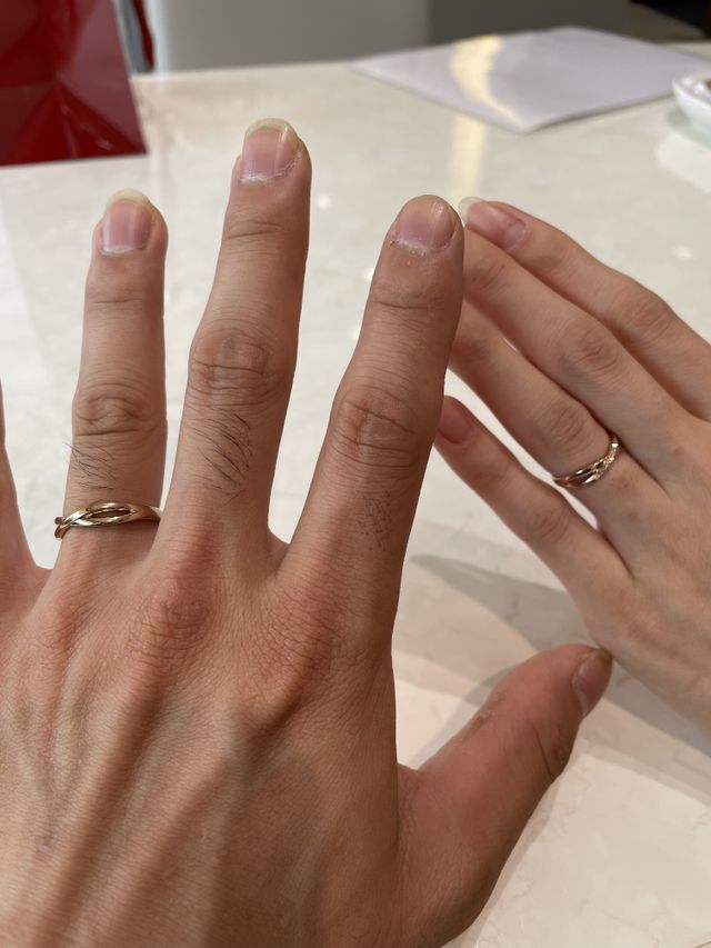 ピンクゴールドを選びました！！
手触りばっちりです！
