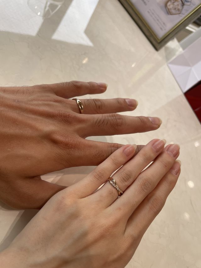 ピンクゴールドを選びました。
肌なじみもとてもいいです。