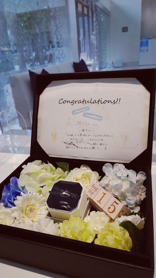 2人の大好きなディズニーの絵をモチーフに描いて頂きました♡