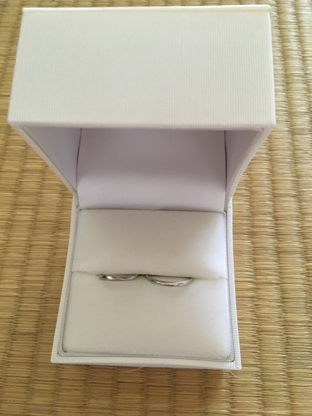 組曲の結婚指輪です。