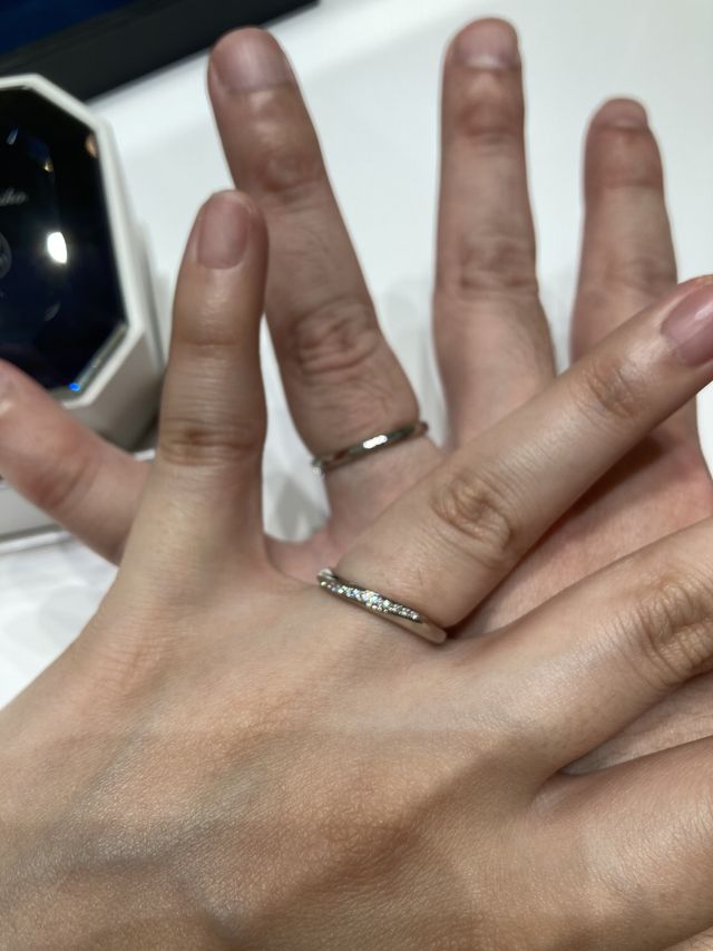 はじめてつけた結婚指輪です