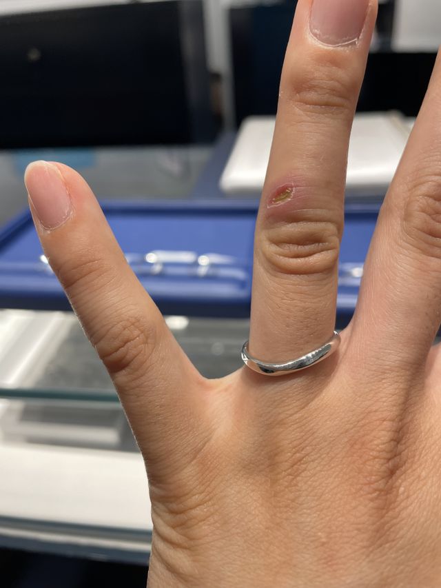 つや消し加工の指輪