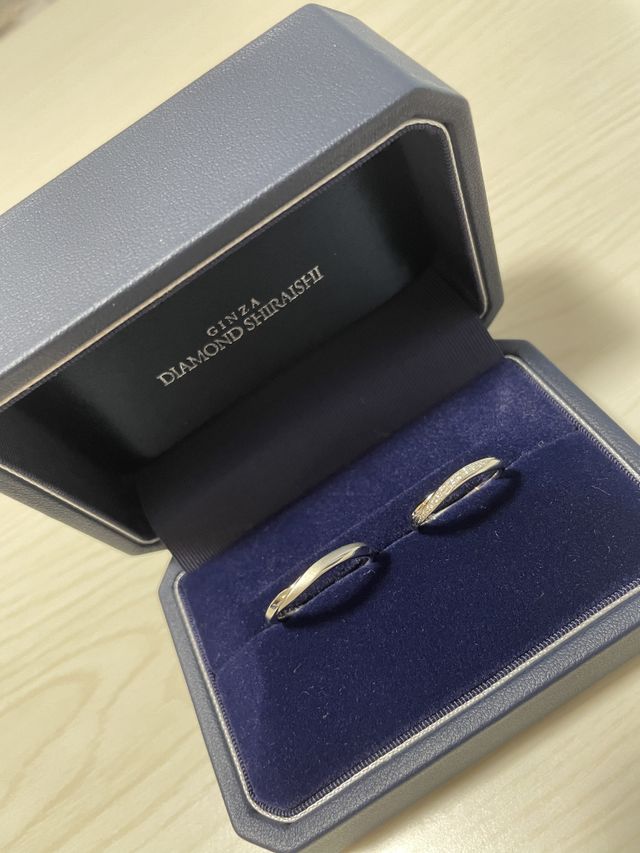 シンプルかつ手に馴染むデザイン