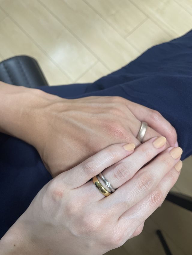 婚約指輪を頂いたので同じブランドで結婚指も選びました。