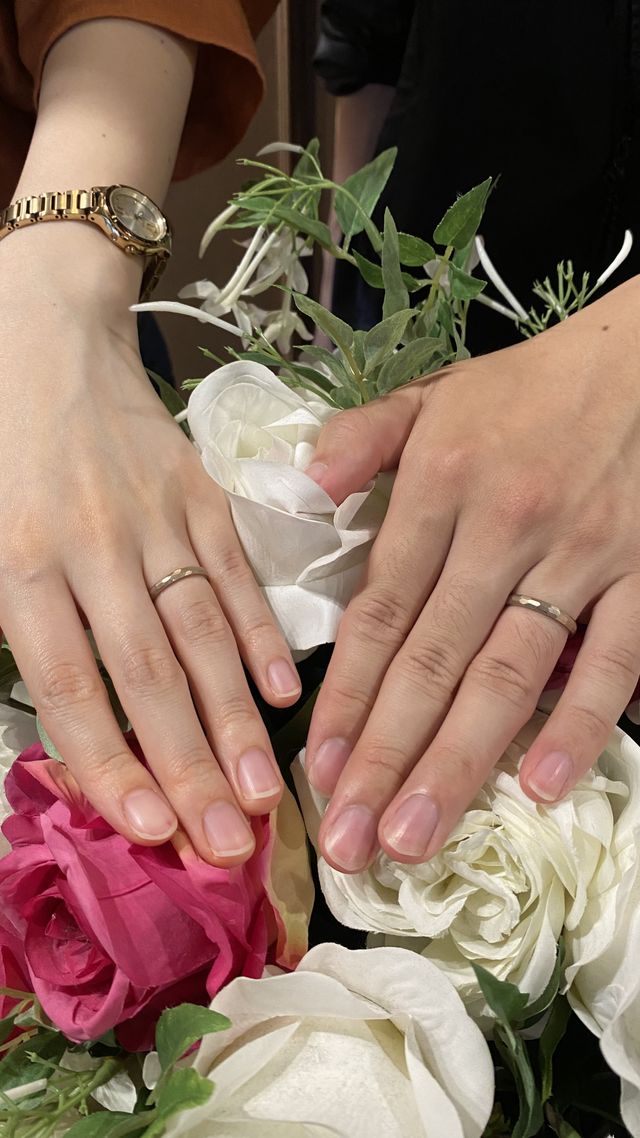 初めて指輪をはめたときの写真です