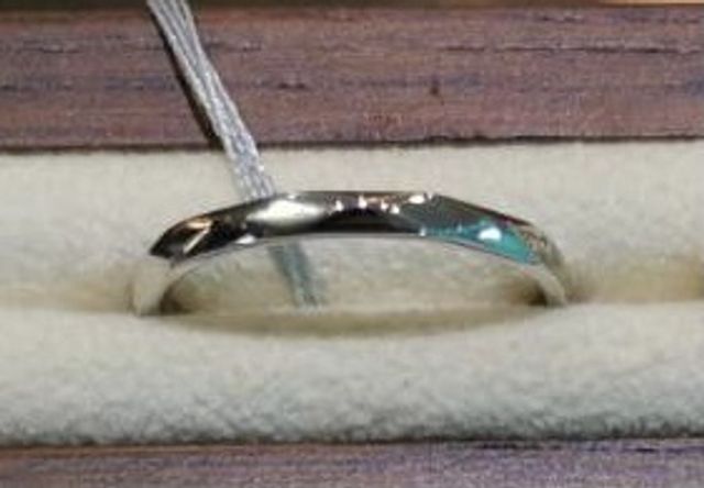 デザインは手彫りだそうです。