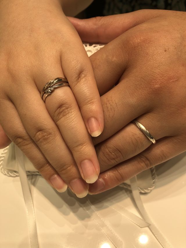 ピンクゴールドの入ったデザインが気に入りました。