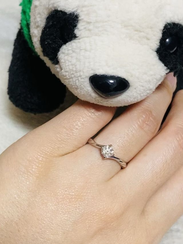 腕爪一体型でダイヤの下にも光が入るデザインをしてもらいました