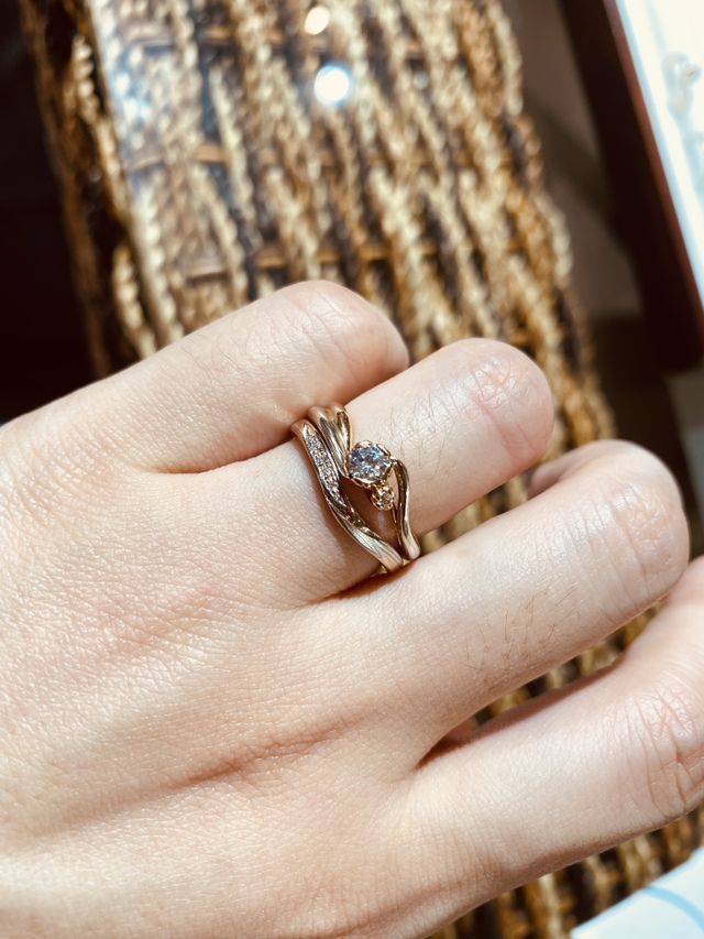 婚約指輪と結婚指輪の重ね付け想定で試着させてもらいました