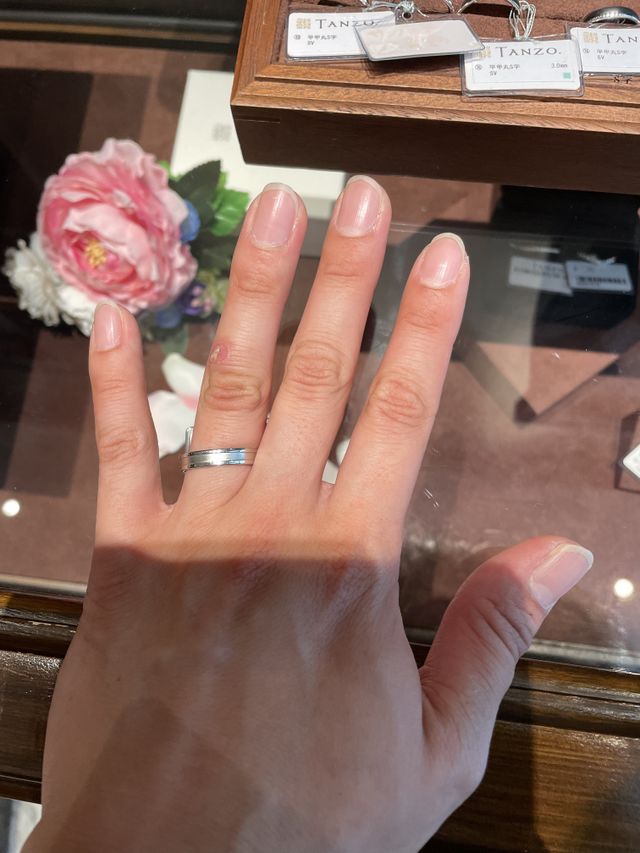 鍛造仕上げの作品で職人さんが一つ一つ仕上げてくれてます。