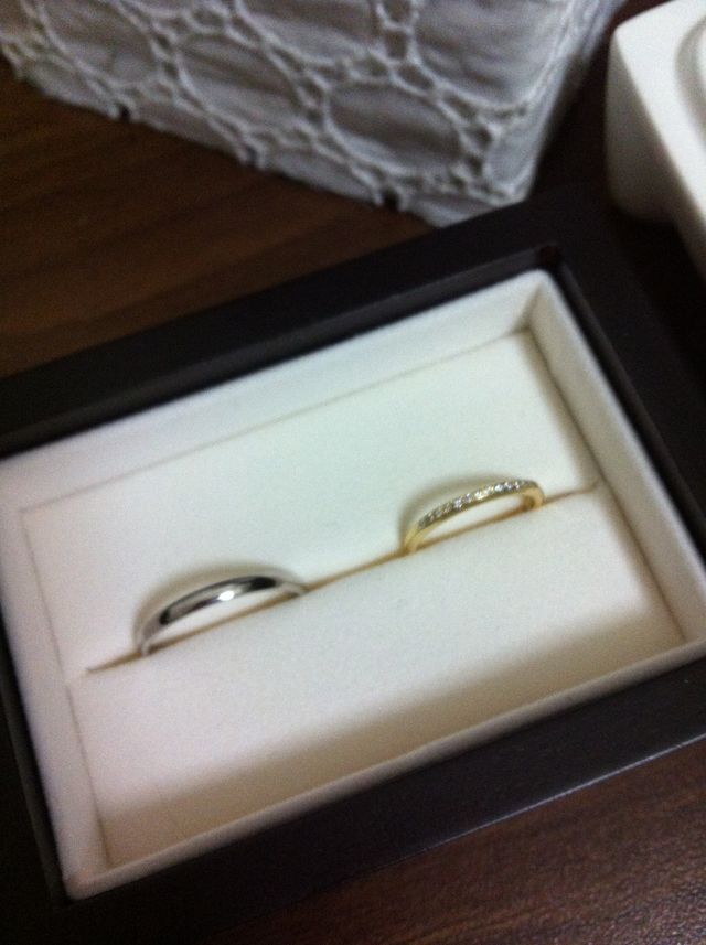 夫プラチナ 私イエローゴールド