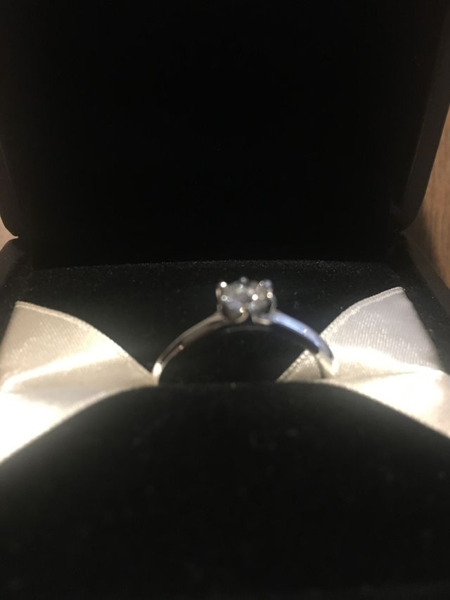 キラキラ素敵な指輪です！