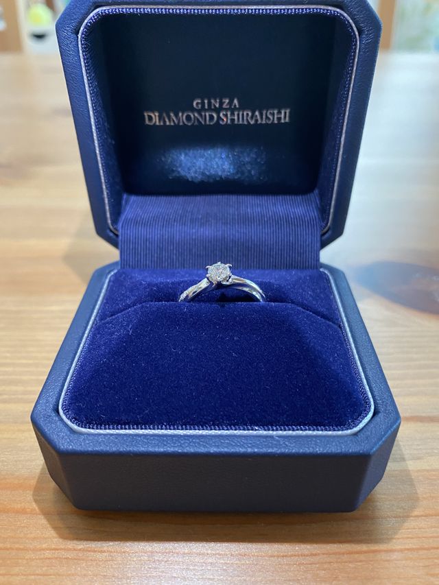 ウェーブも穏やかで他のリングとも合わせやすいです。