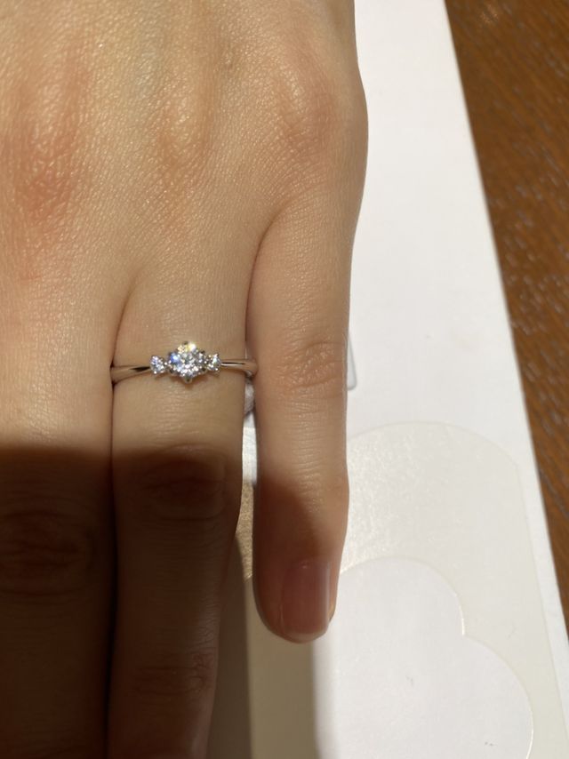 デザインがすごく気に入った上に着け心地も最高でした。