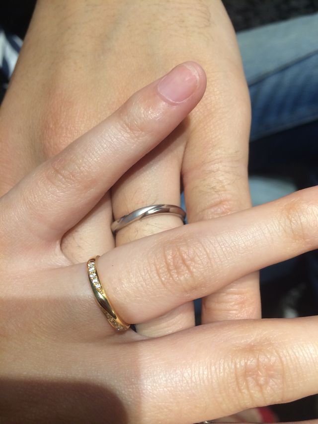 お互い気に入ったものにしました。デザインの感じが若干お揃い。