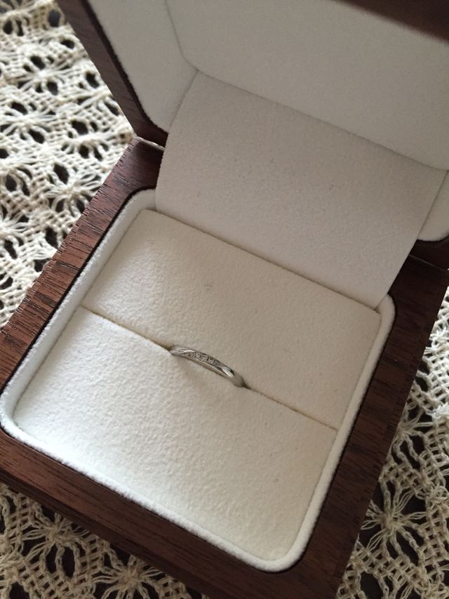 木のケースに入っています